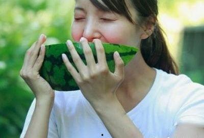 孕妇吃瓜视频,孕妇吃瓜视频带你领略孕期生活点滴